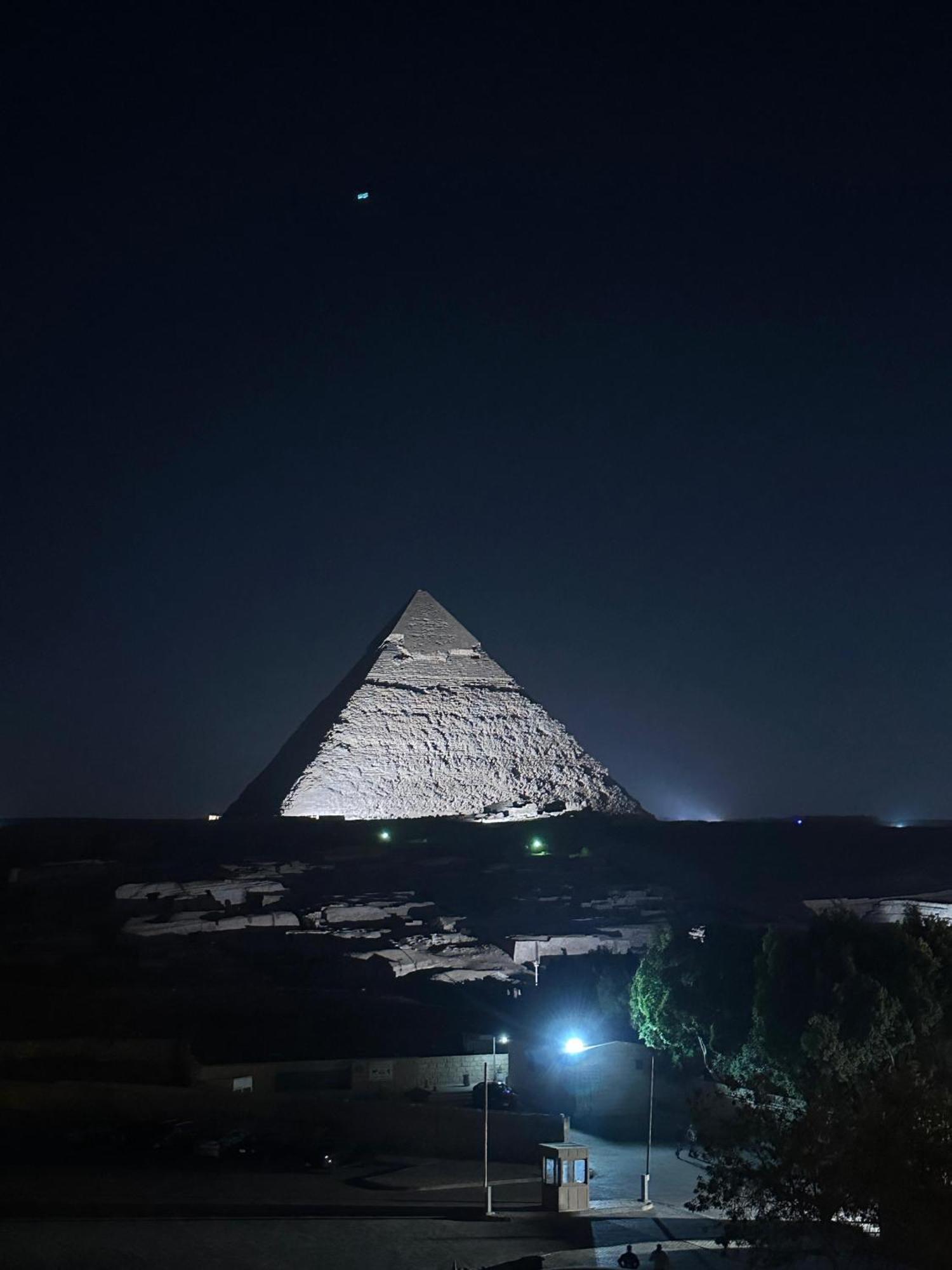 Отель Great Scarab Pyramids View Kafrat al Jabal Экстерьер фото